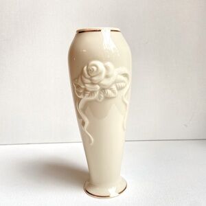Lenox Ivory Rose floral bud vase Rosebud Collection cream with gold trim 5.75 in